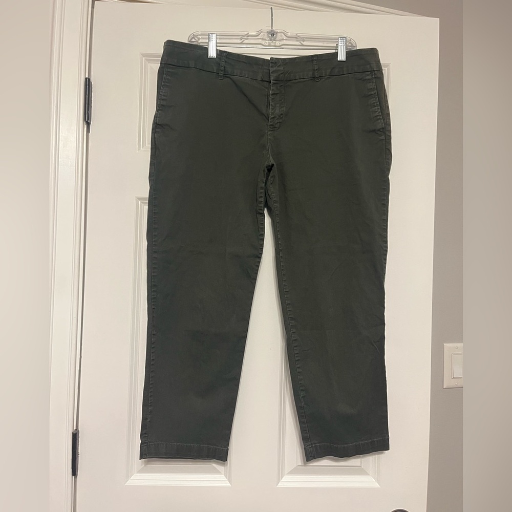 Kut from the Kloth Women’s Dark Green Chinos, size 14